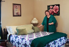 Mama in our guest room...complete with the beautiful quilt my sister, Aleita, made!